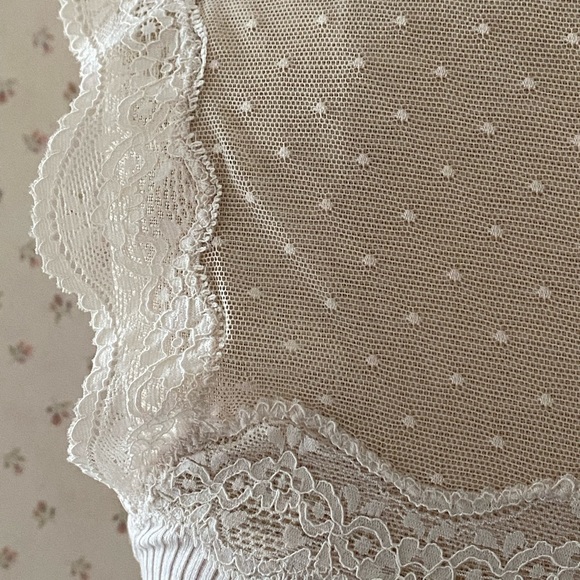 Rosemunde silk and lace stretchy top with a scalloped bottom edge NWT - Picture 5 of 10